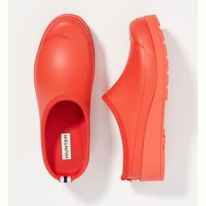 HUNTER Women’s Original Play Clog Red